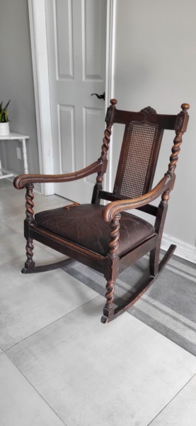 Superbe chaise berçante style jacobin en bois 